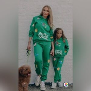 Lola and the boys Hoodie with Rainbow Flower Patch Woman set